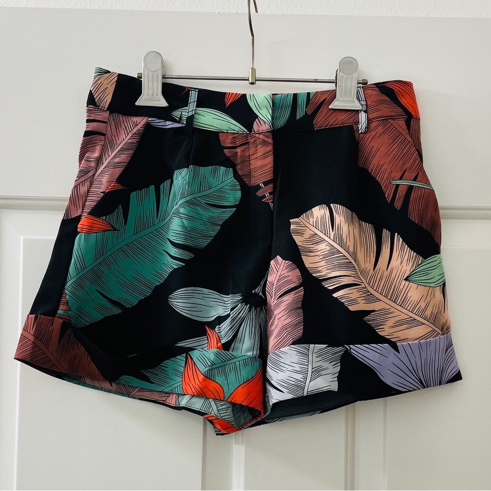 NWOT | TCEC Roll Hem Tropical Shorts – Black – S, M, L – CP9529